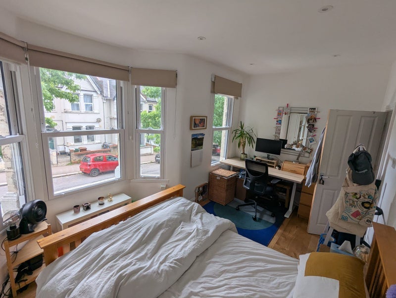 Room Falmer Road in Greater London