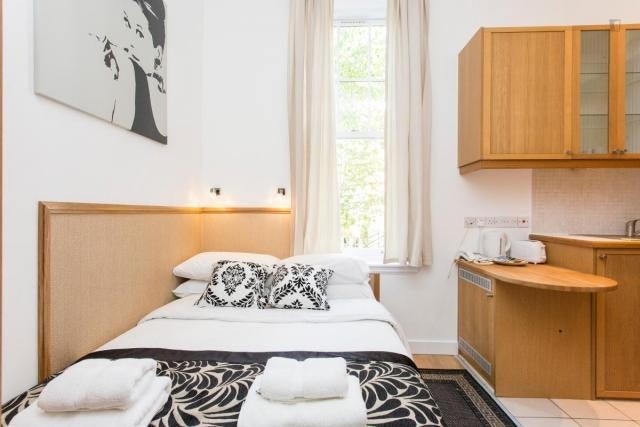 Flat Fulham Palace Road in Greater London