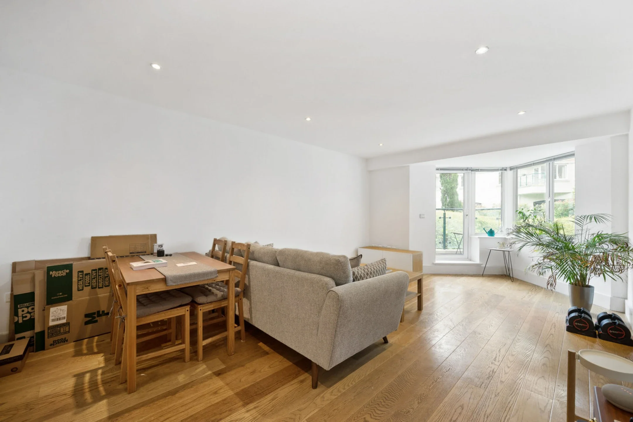 Flat Strand Drive in Greater London