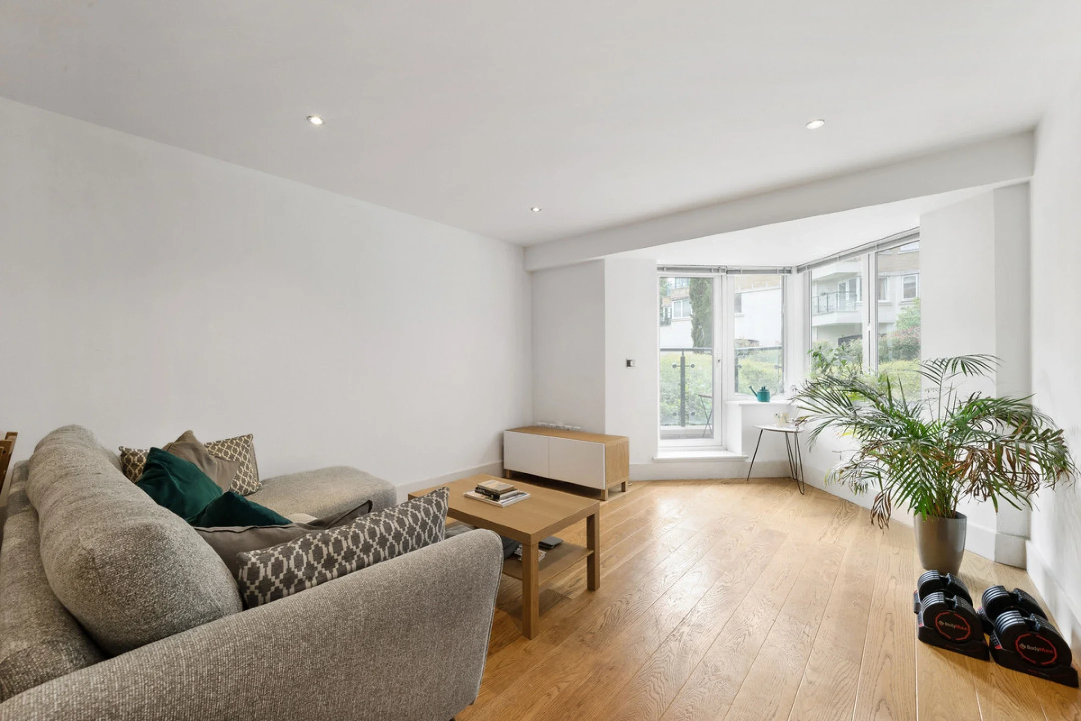Flat Strand Drive in Greater London