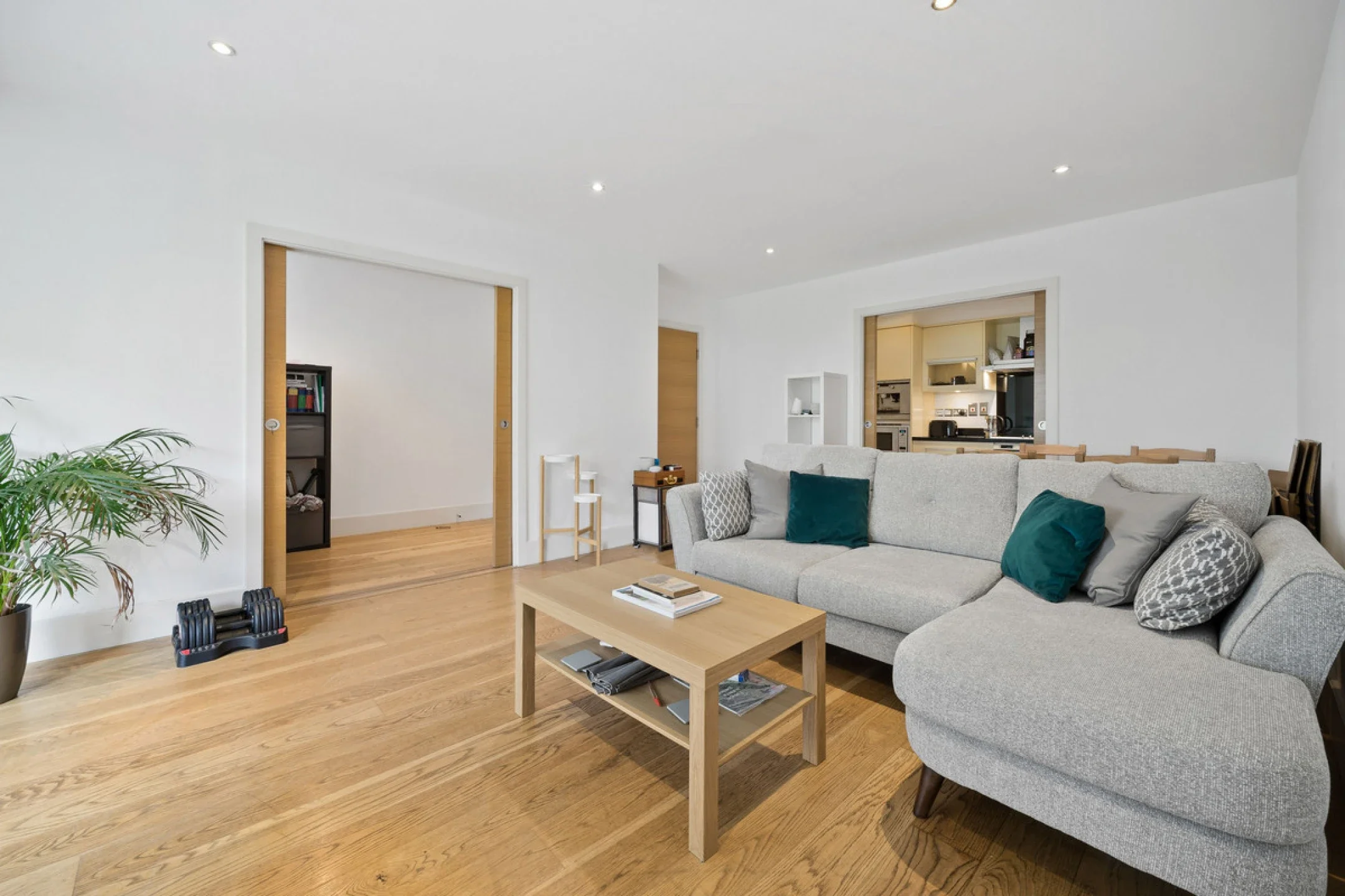 Flat Strand Drive in Greater London