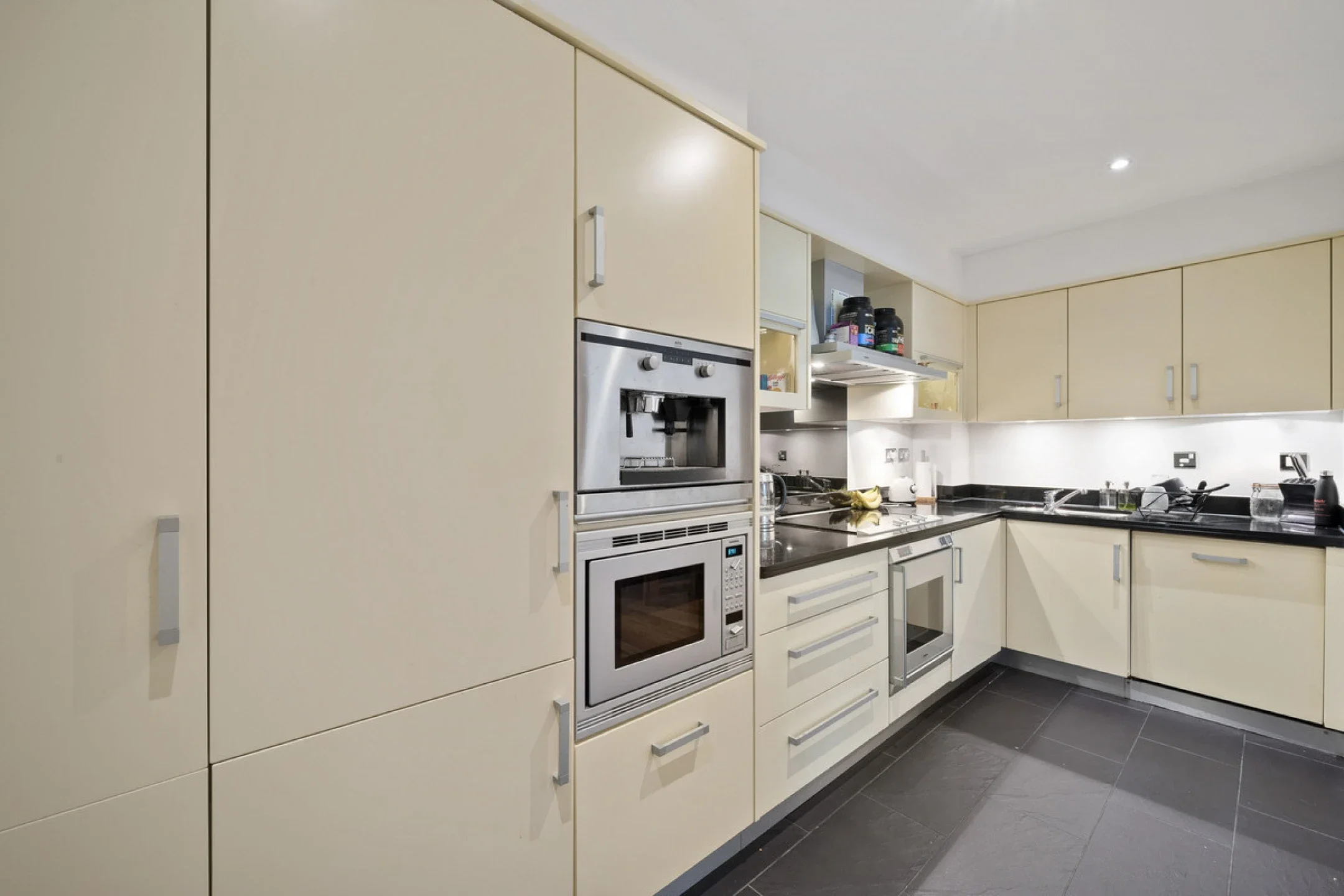 Flat Strand Drive in Greater London