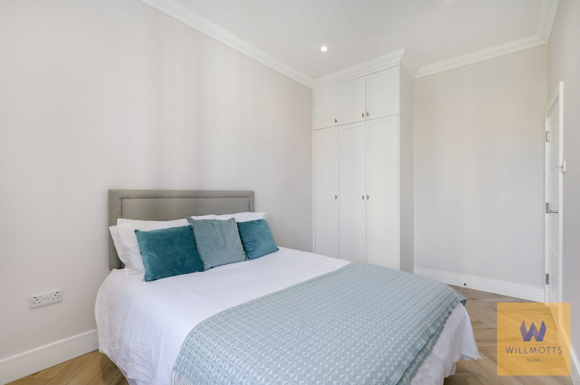 Flat Jerdan Place in Greater London
