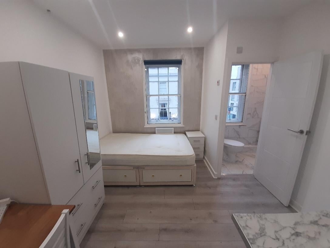 Room Tachbrook Street in City of Westminster