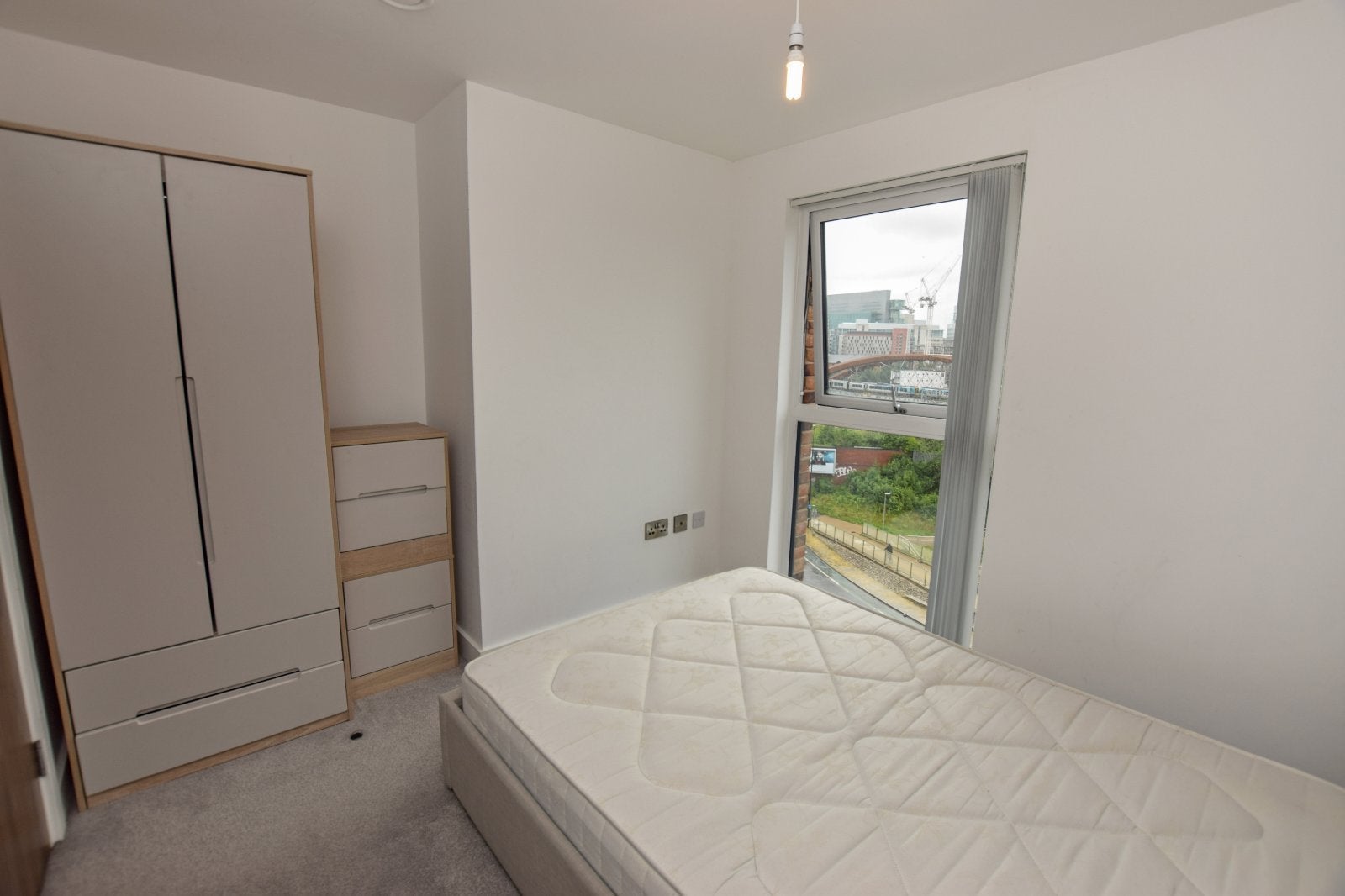 Flat Trinity Way in Salford