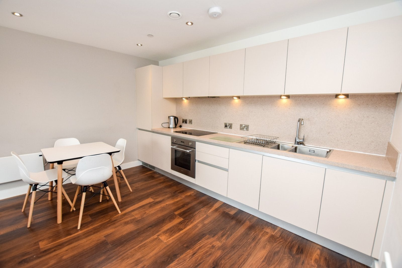 Flat Trinity Way in Salford