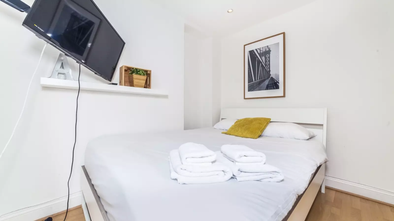 Flat Lingwell Road in Greater London