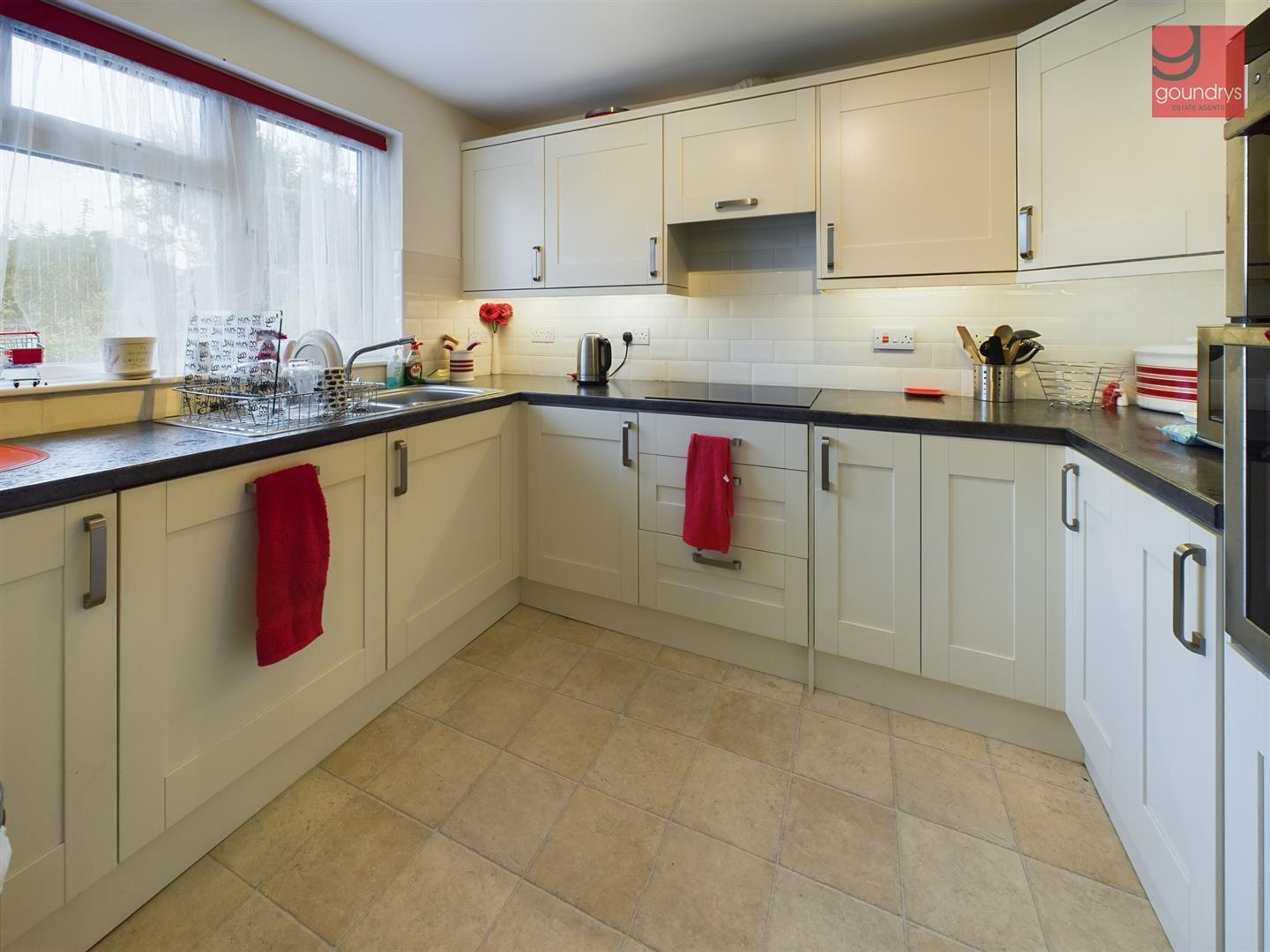 House Henley Close in St Agnes