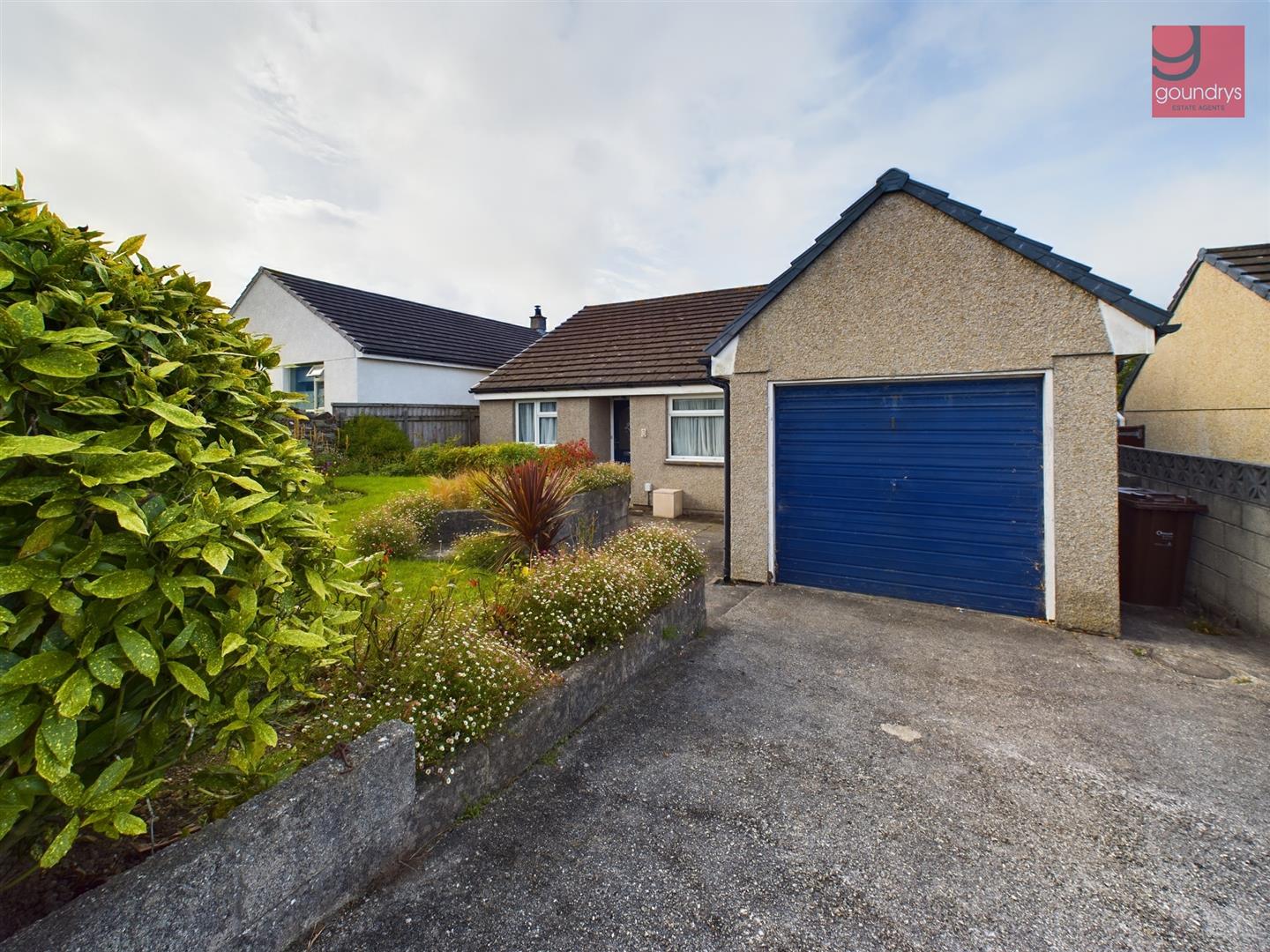 House Henley Close in St Agnes