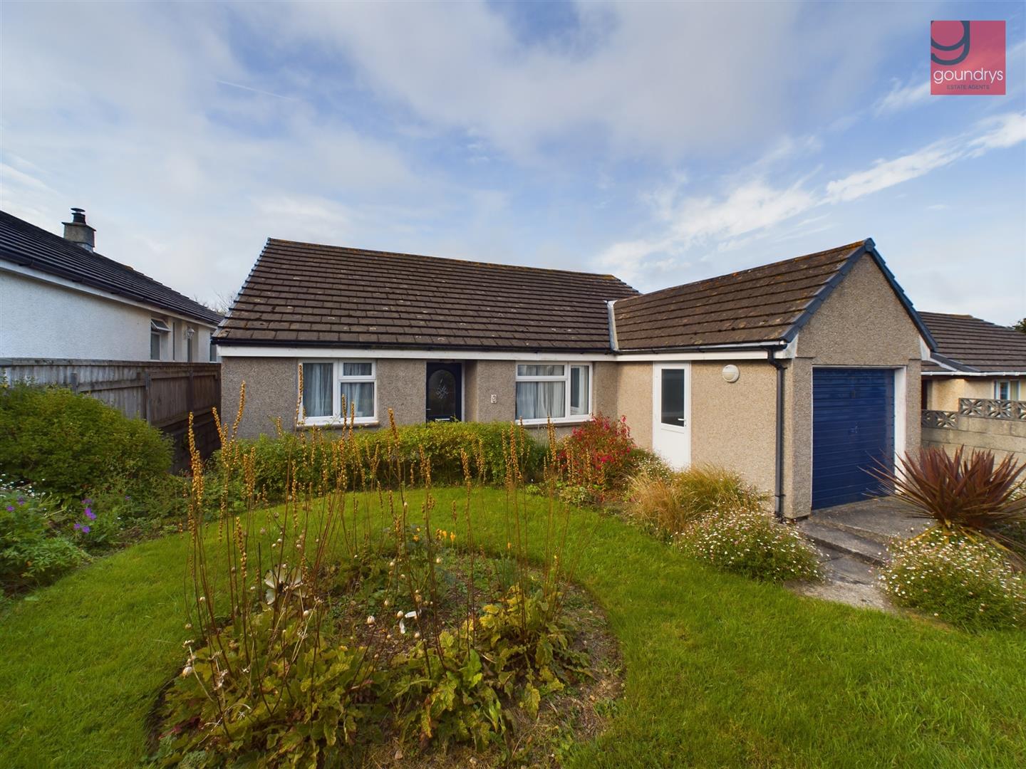 House Henley Close in St Agnes