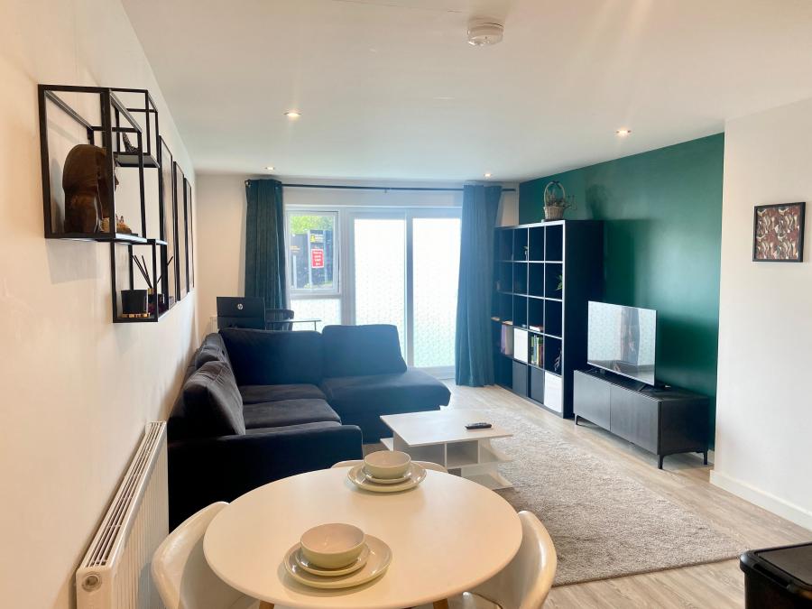 Flat Talbot Road in Trafford