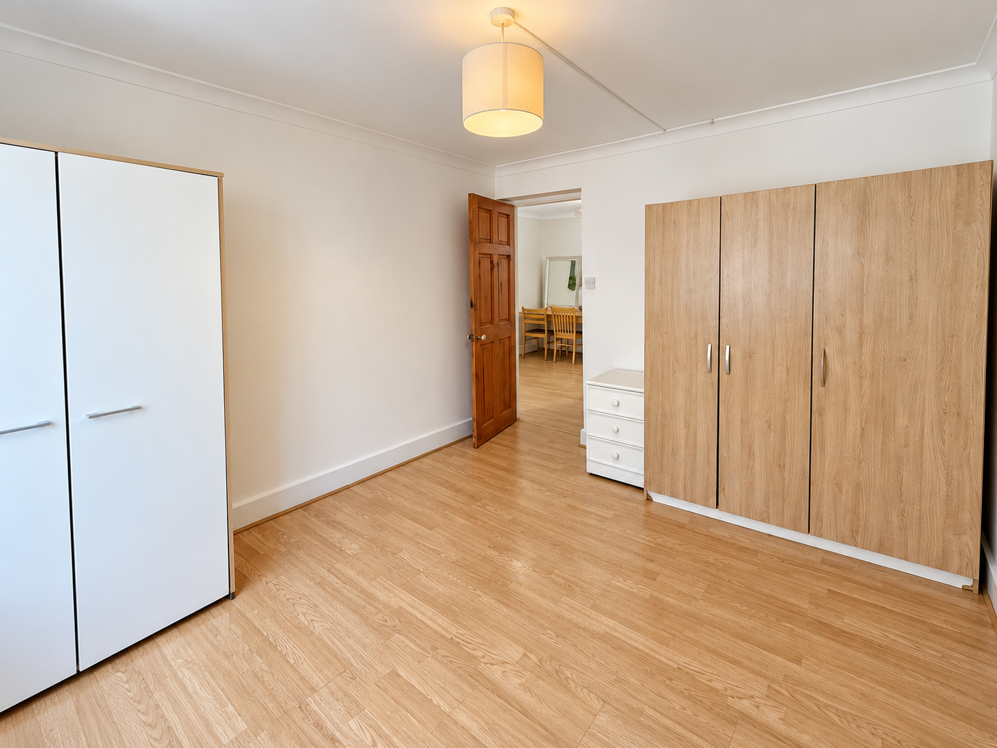Flat Kensington Gardens in Greater London