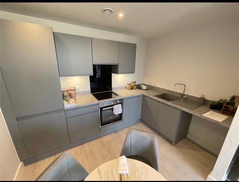 Room Oldfield Road in Salford