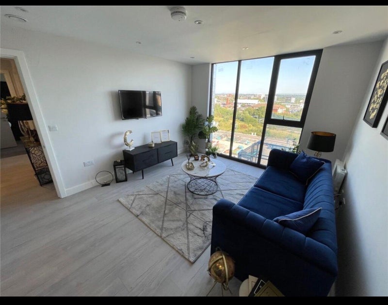 Room Oldfield Road in Salford