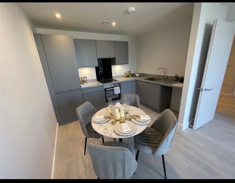 Room Oldfield Road in Salford