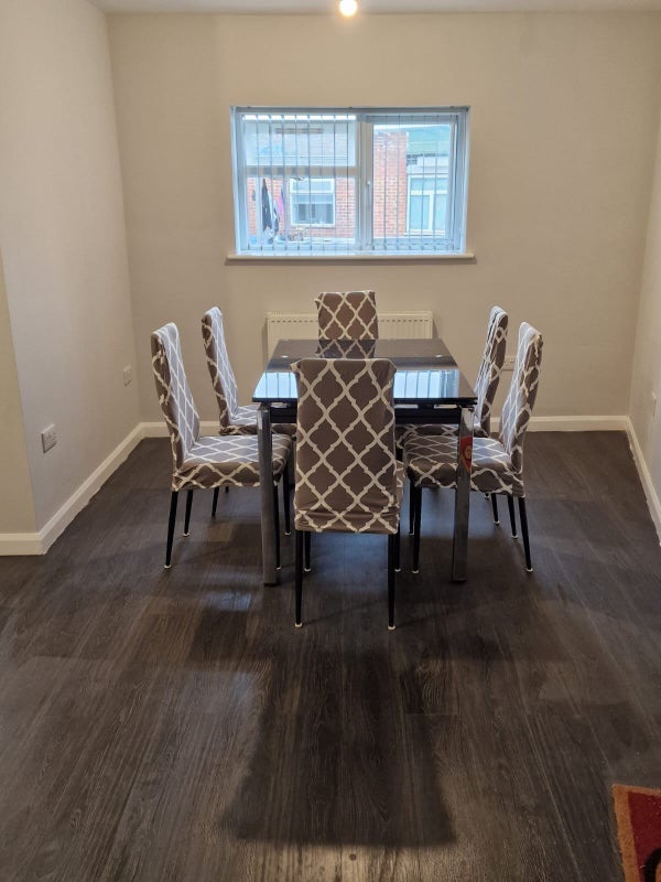 Room Woodland Avenue in Slough
