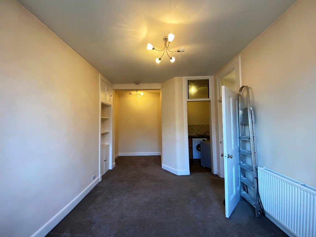 Flat Springvalley Terrace in City of Edinburgh
