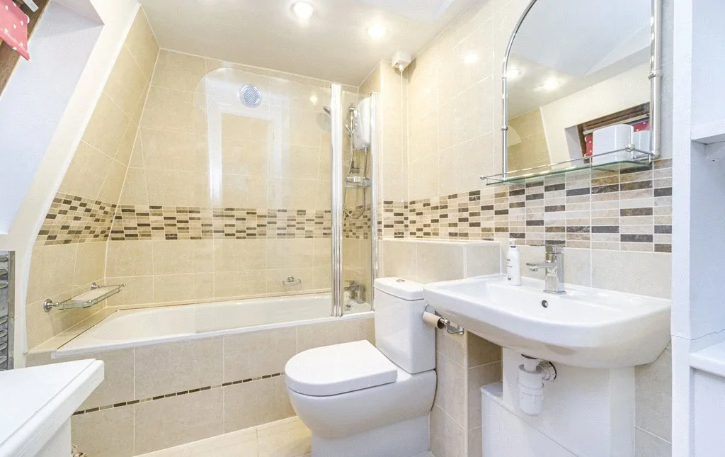 Flat Great Titchfield Street in City of Westminster