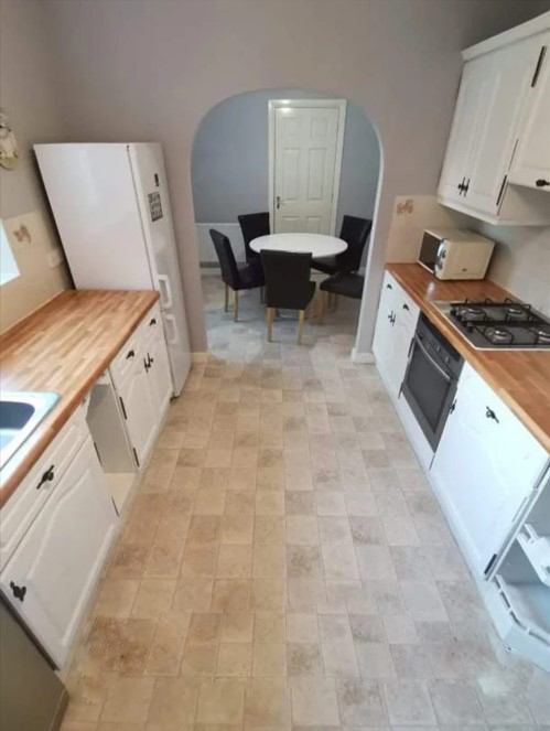 Room Squires Way in Coventry
