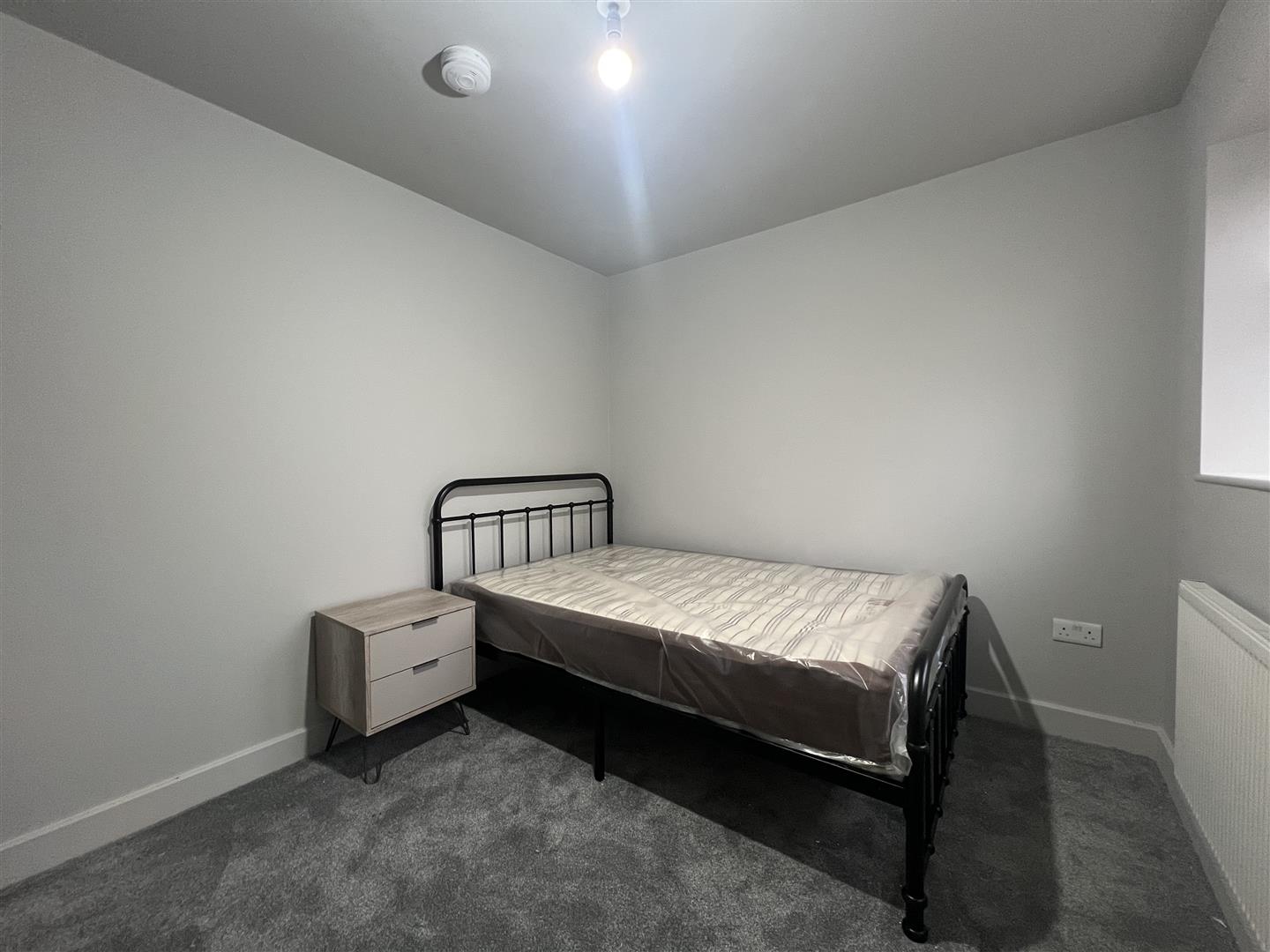 Room Eliot Road in Stevenage