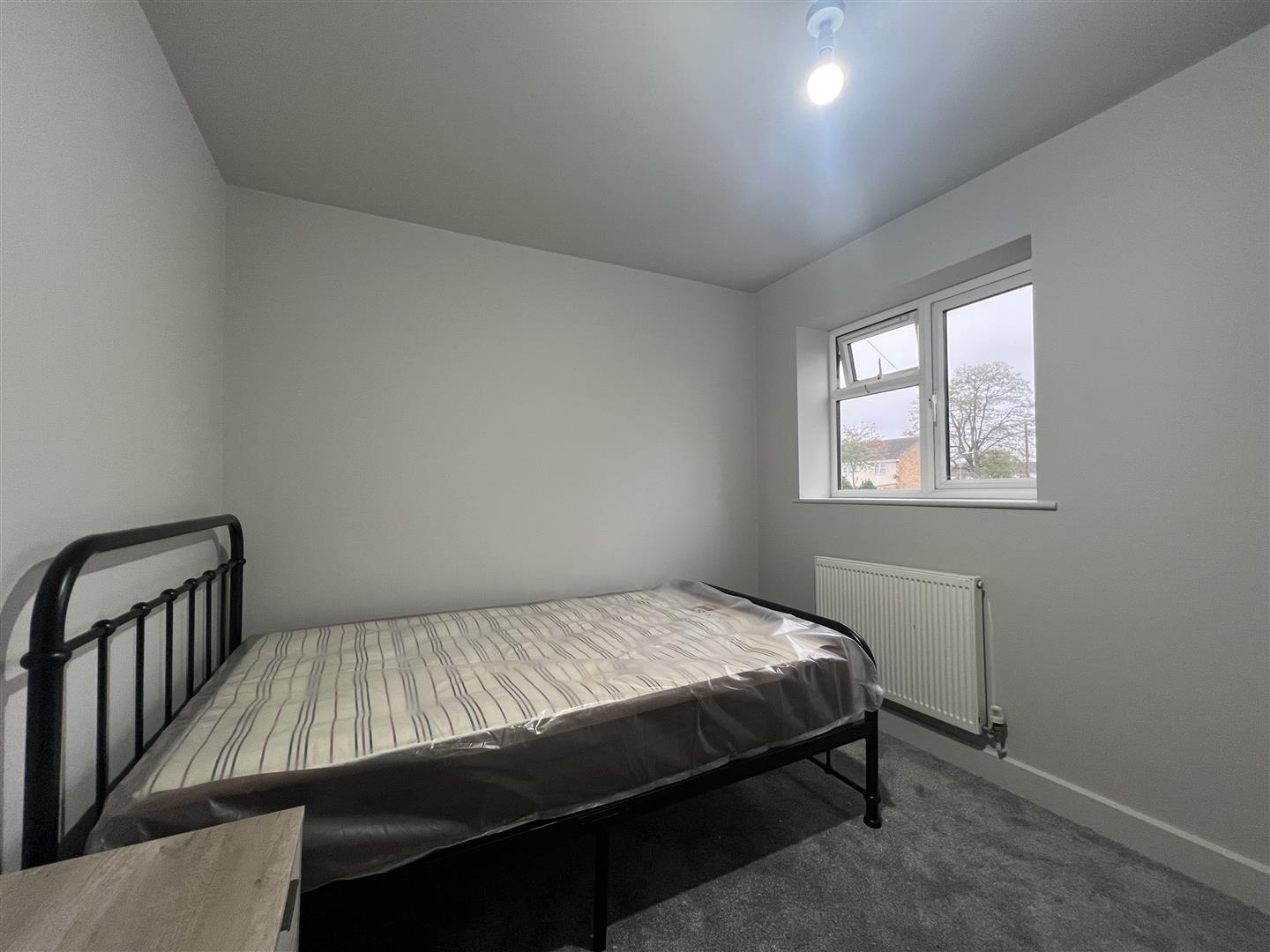 Room Eliot Road in Stevenage