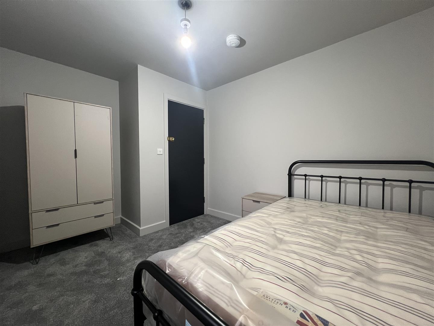 Room Eliot Road in Stevenage