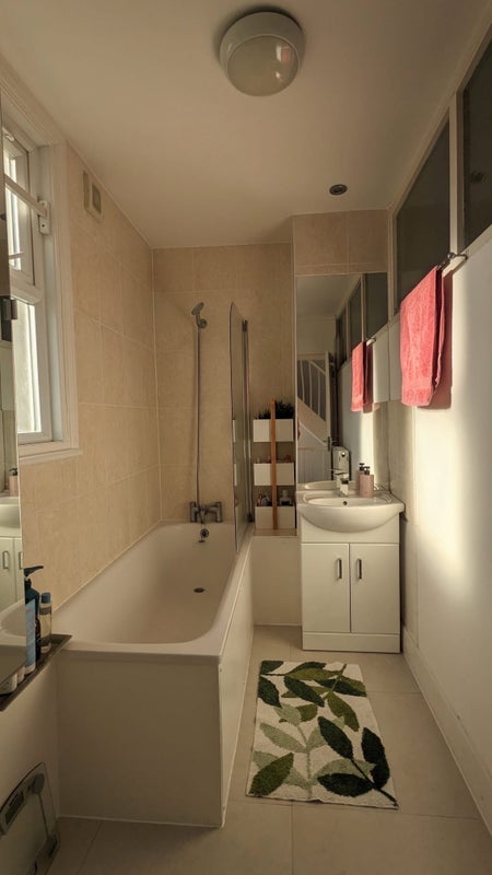 Room Cavendish Road in Greater London