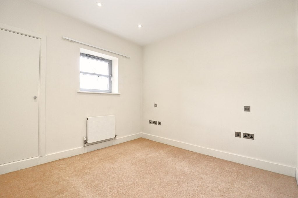 Flat Barnsbury Lane in London