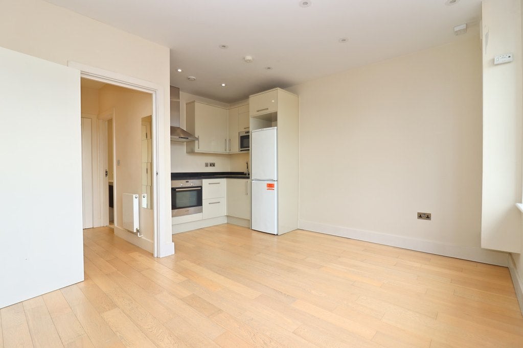 Flat Barnsbury Lane in London