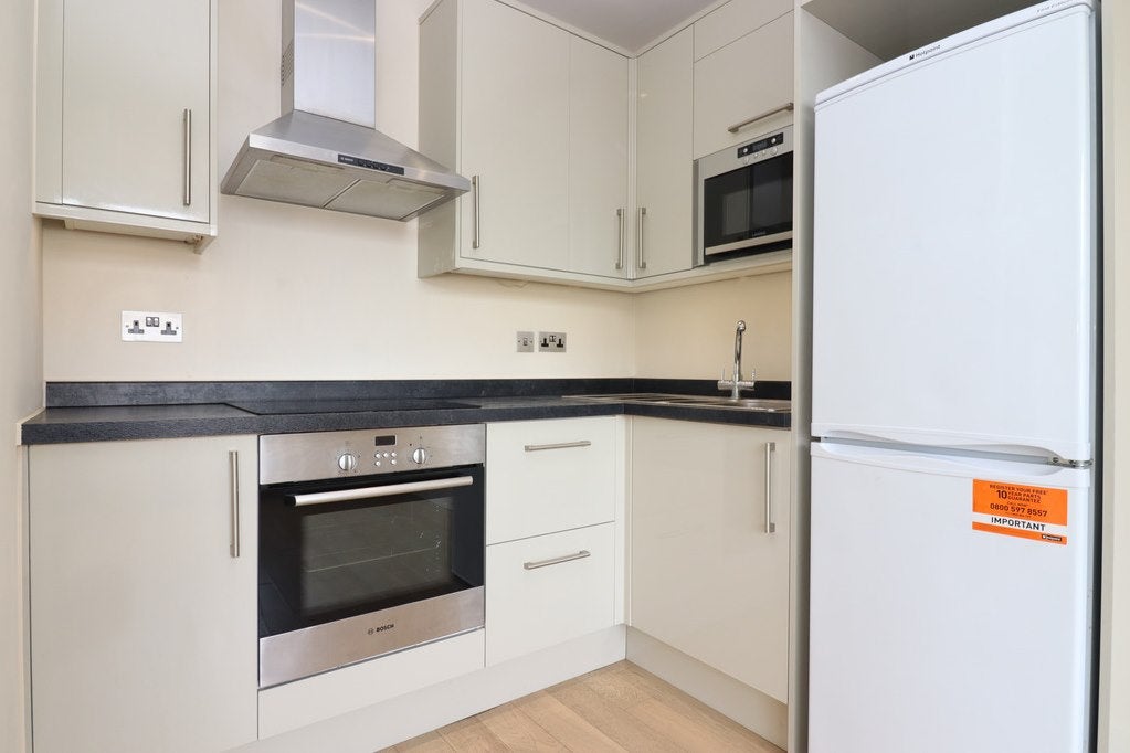 Flat Barnsbury Lane in London