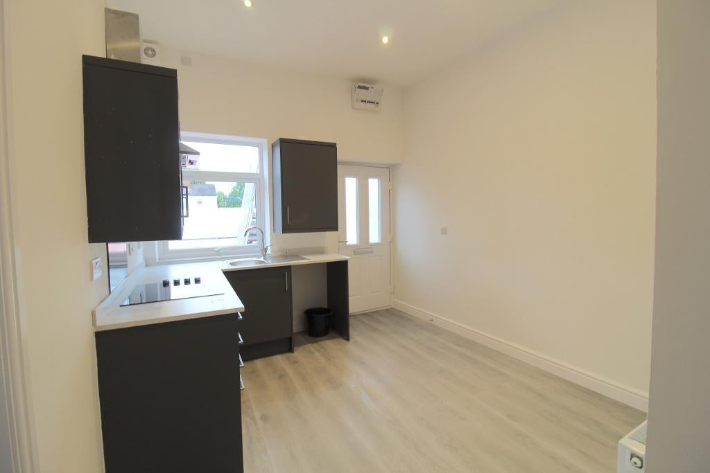 Flat Rowley Street in Stafford