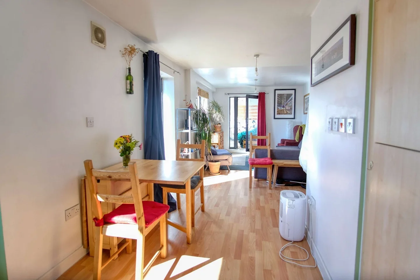Flat Lawford Mews in Bristol
