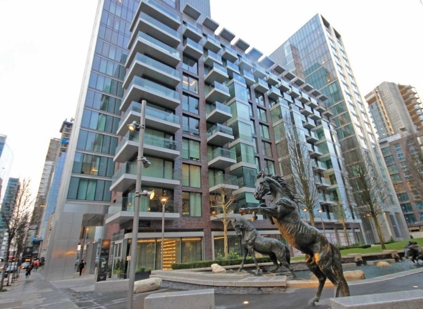 Flat Leman Street in Greater London