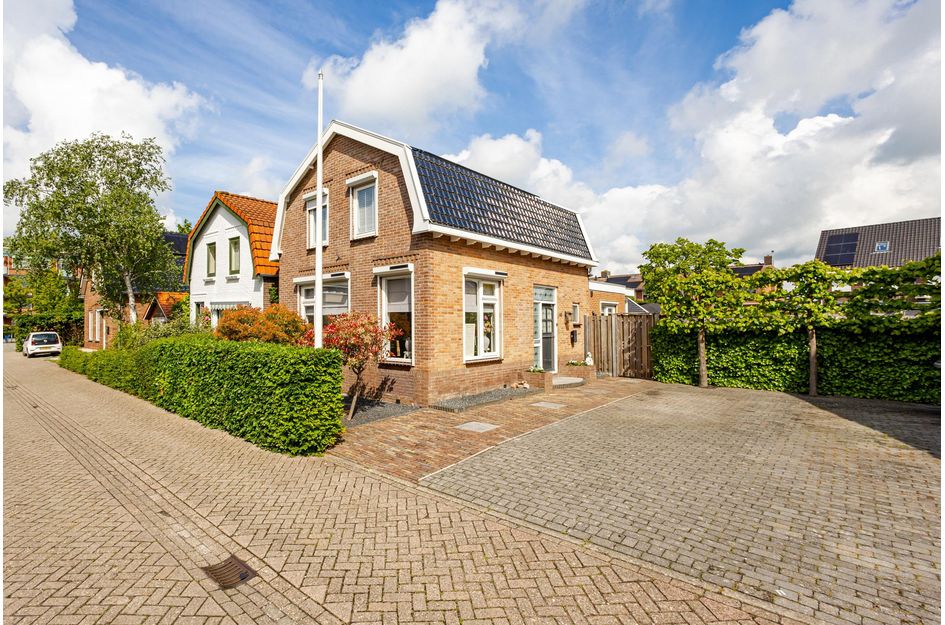 Huis Weteringstraat 43 in Hardinxveld-Giessendam