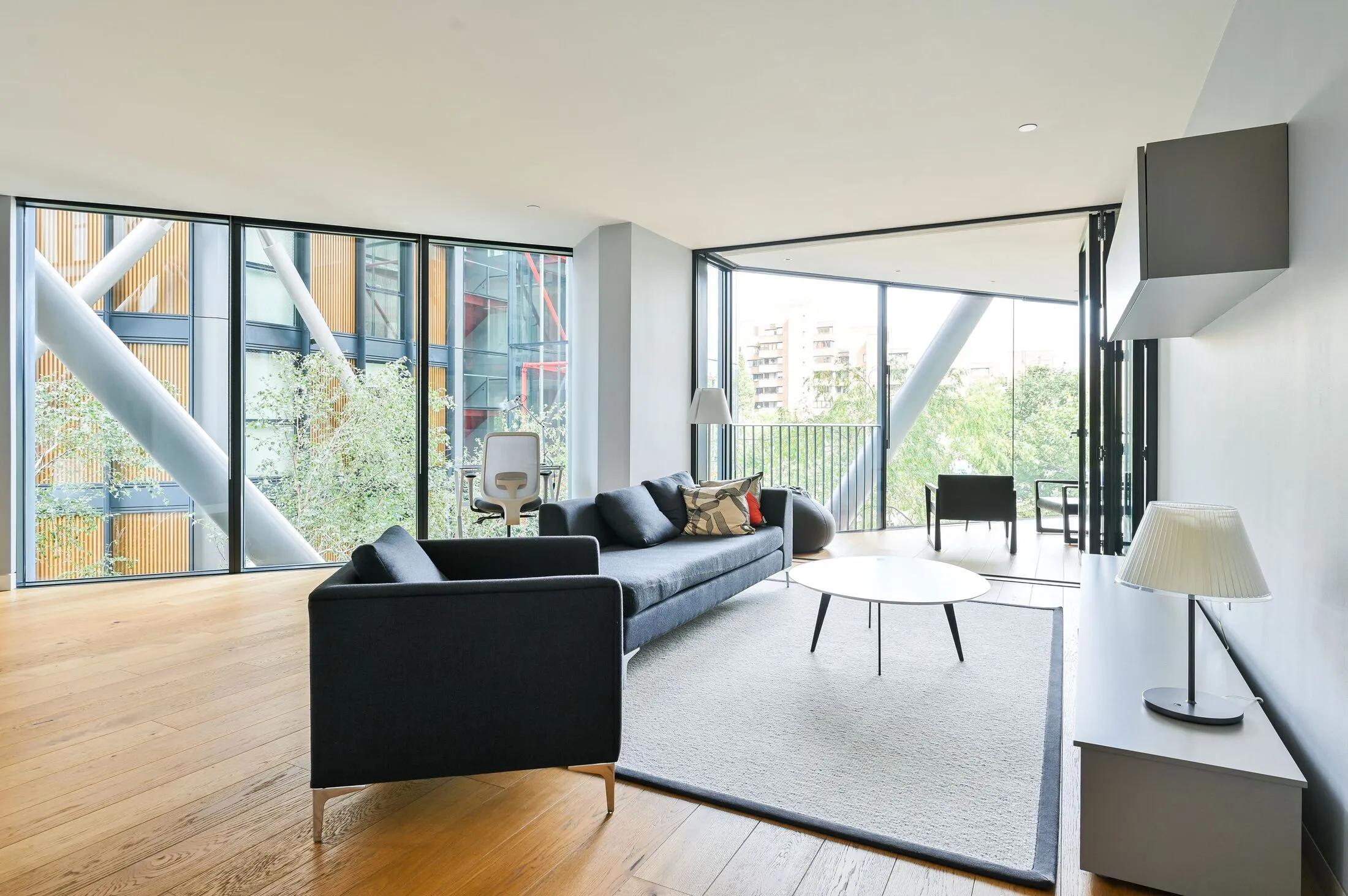 Flat Holland Street in Greater London