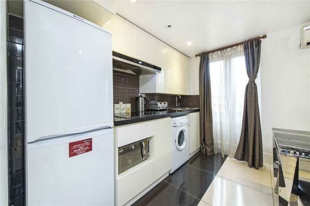 Flat Tachbrook Mews in City of Westminster
