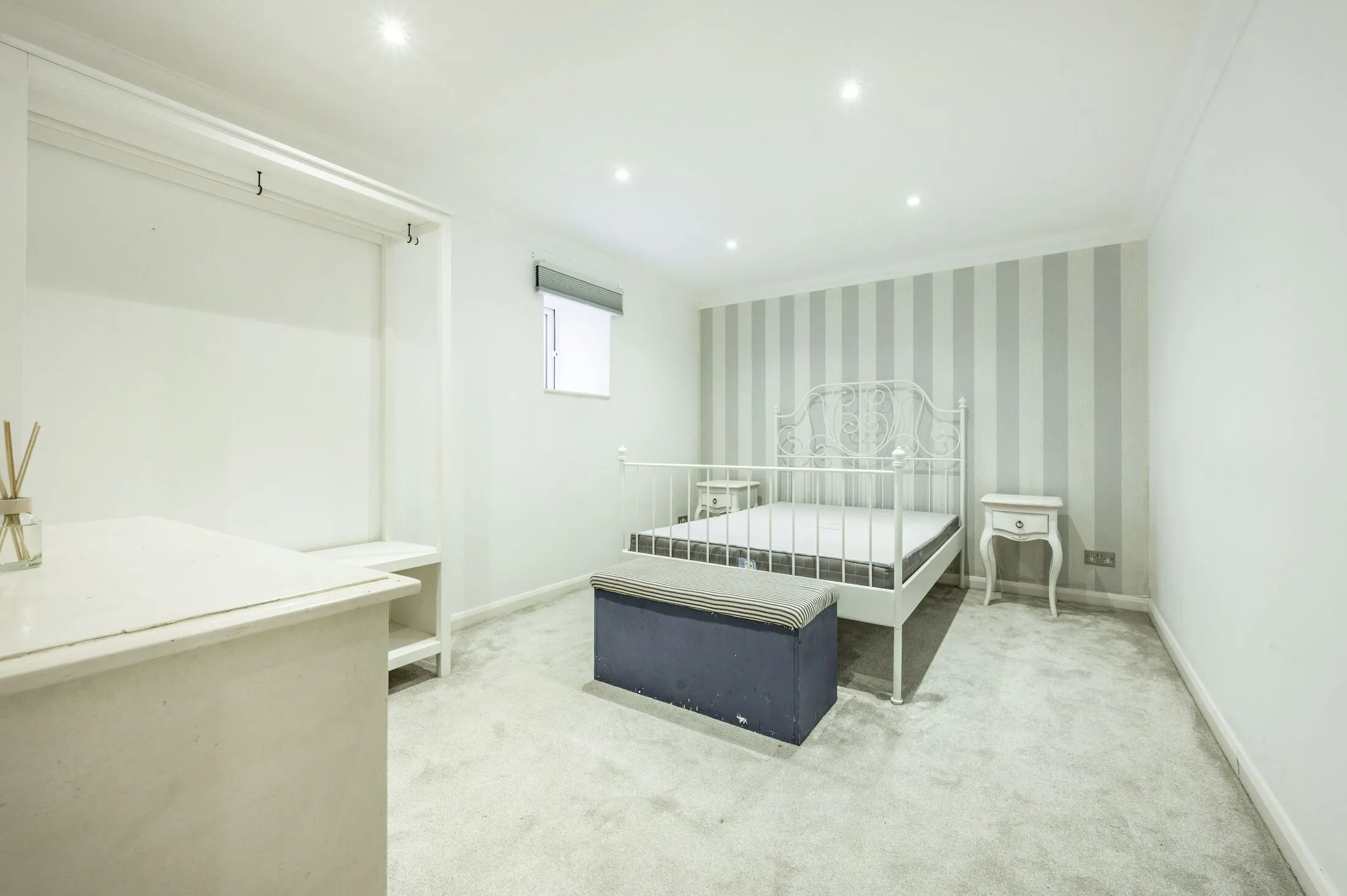 Flat Hopton Road in Greater London