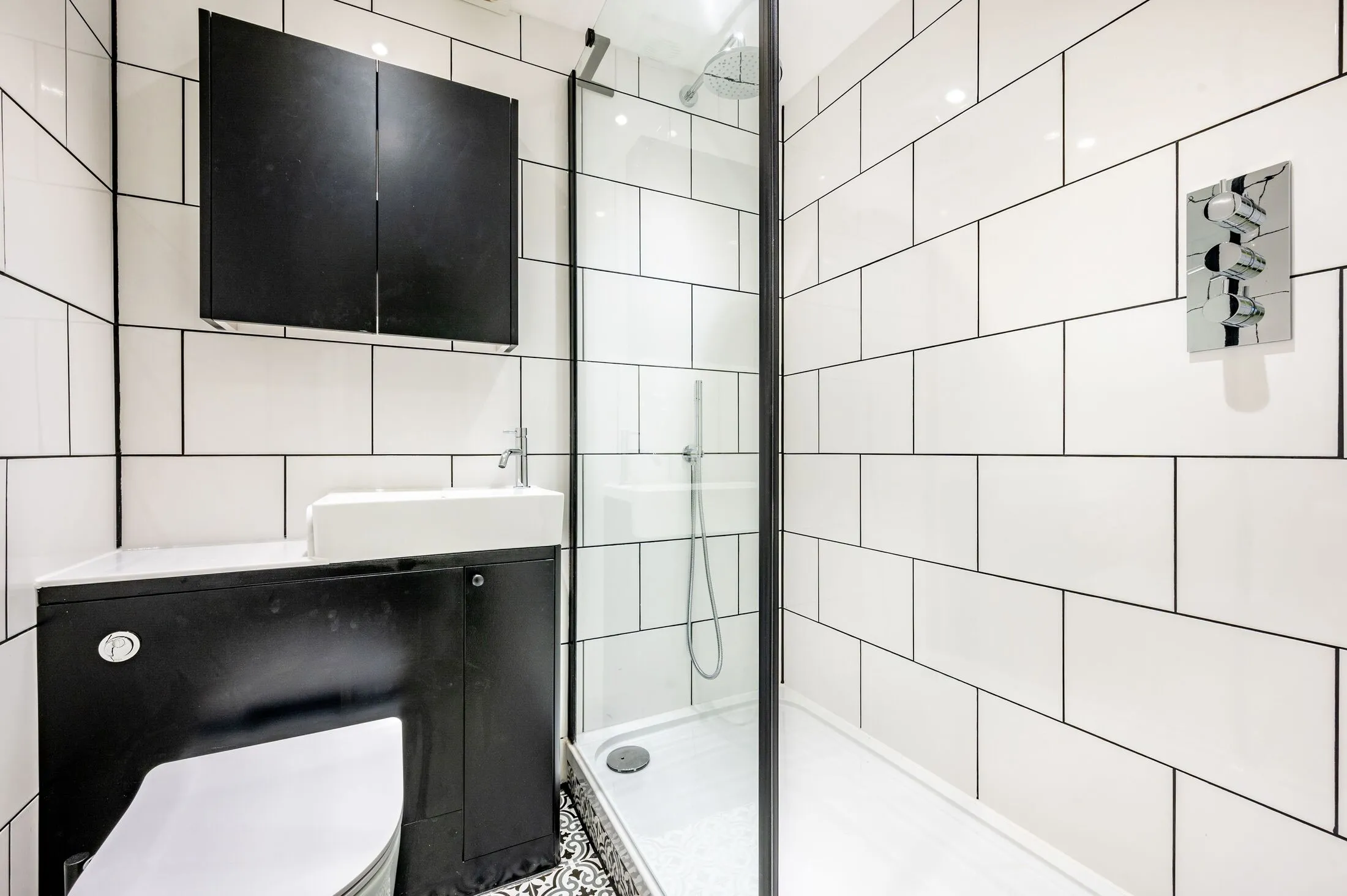Flat Hopton Road in Greater London