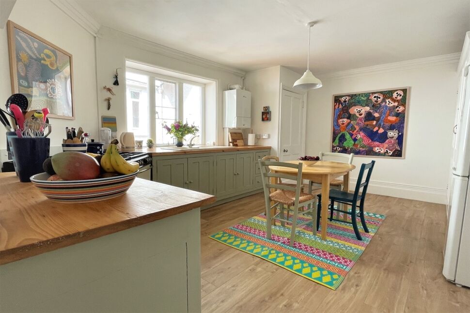 Flat Grimston Gardens in Folkestone and Hythe District