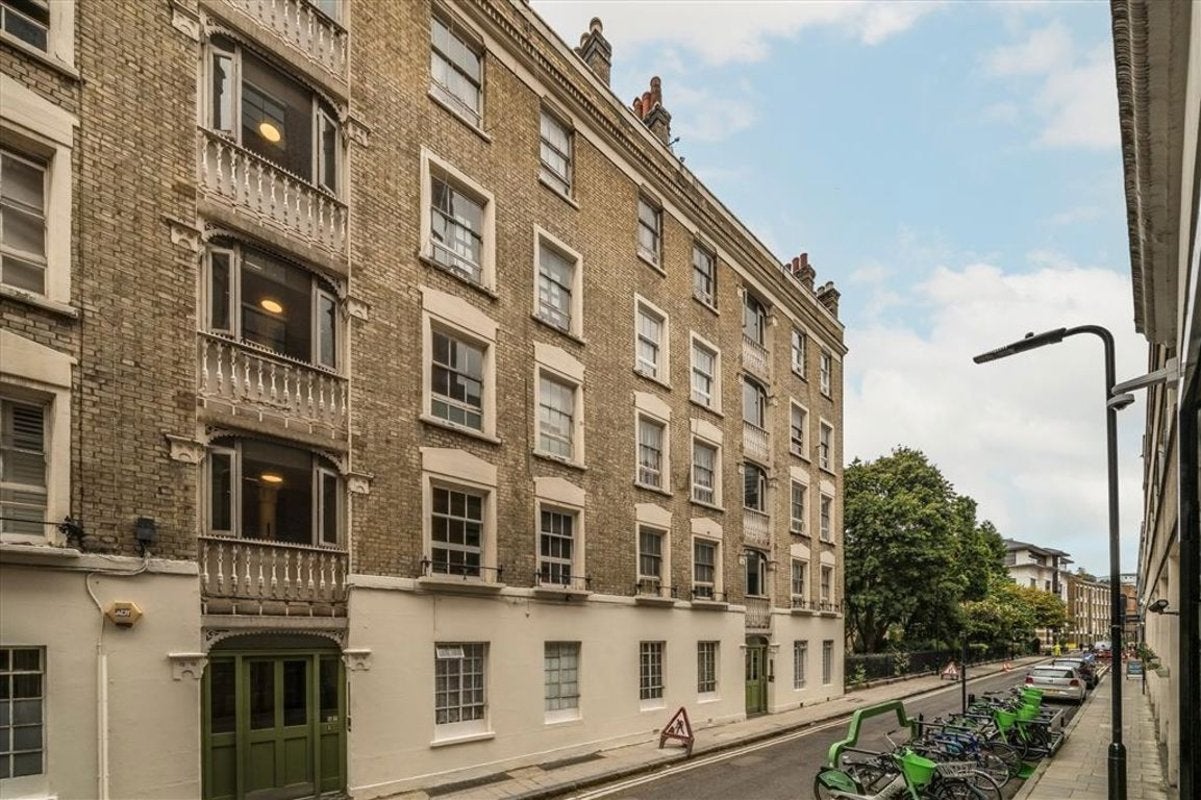 Flat Paul Street in Greater London