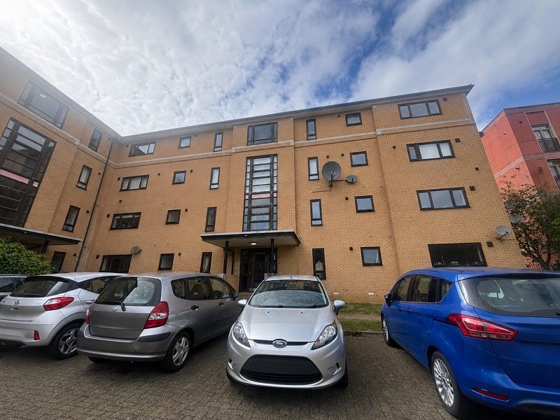 Flat Albion Place in Milton Keynes