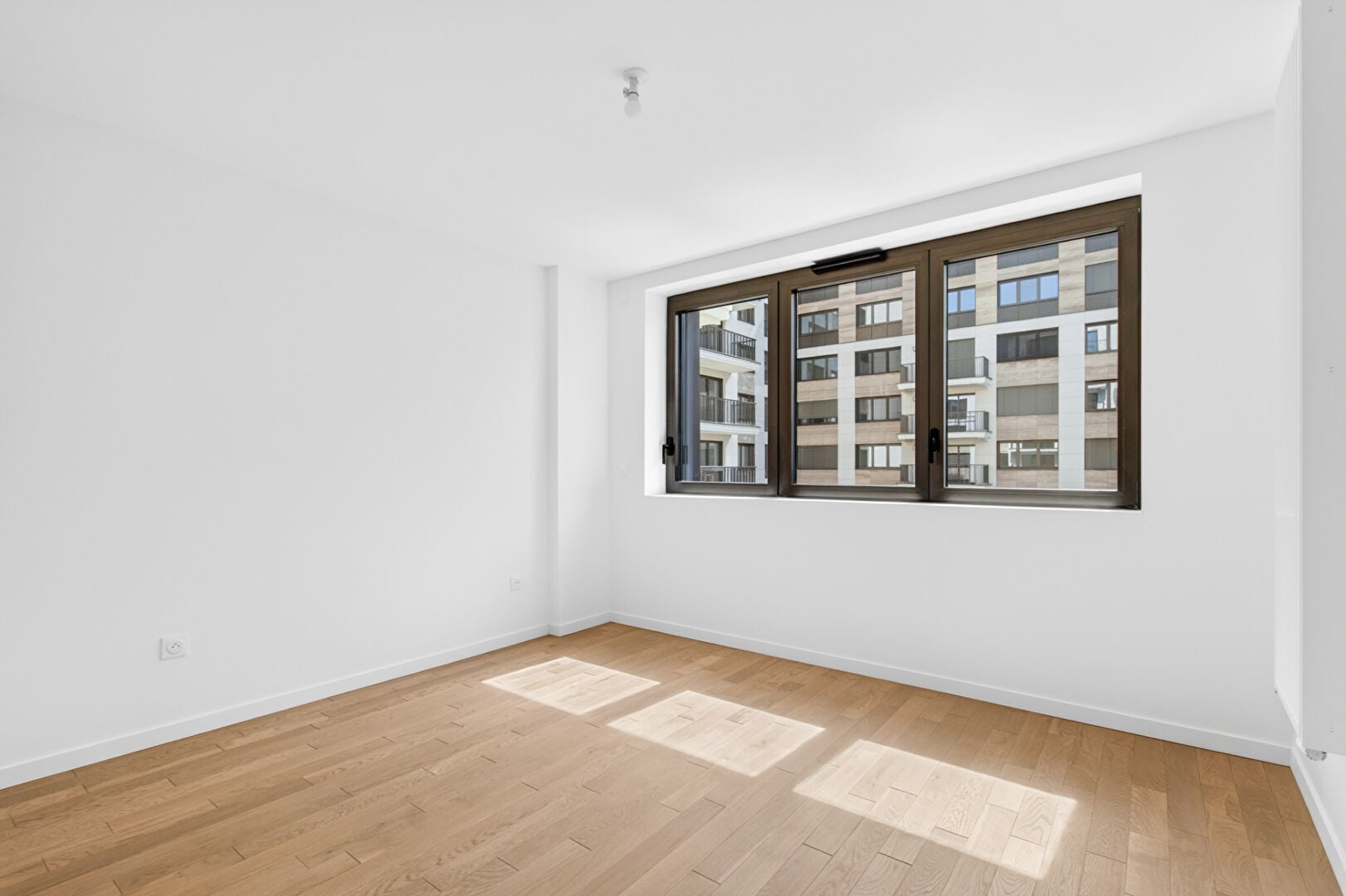 Flat Rue de Lesseps in Neuilly-sur-Seine