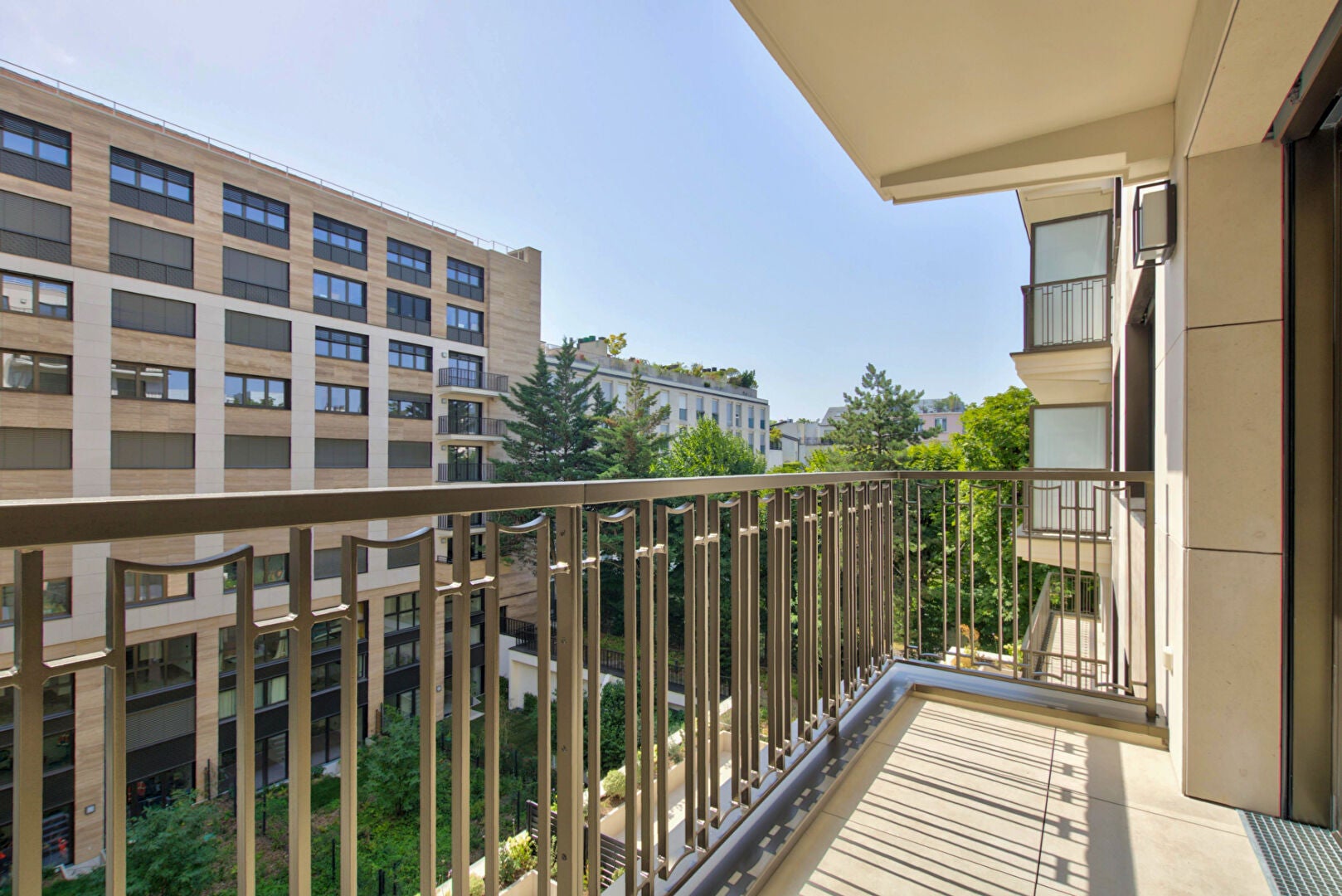Flat Rue de Lesseps in Neuilly-sur-Seine