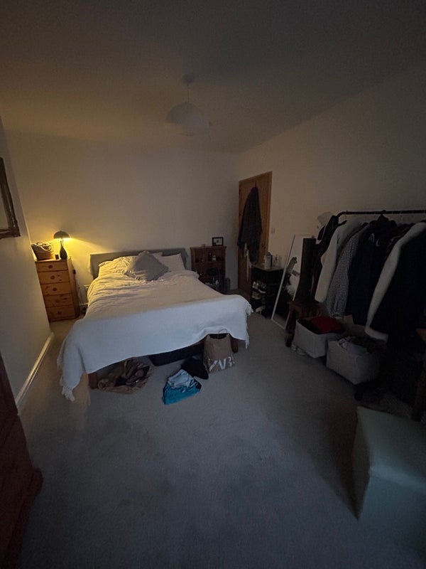 Room Pen-y-Bryn Road in Cardiff