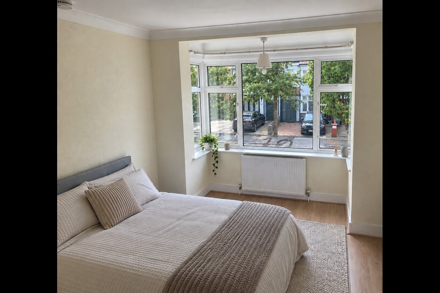 Room Hazelbrouck Gardens in Greater London