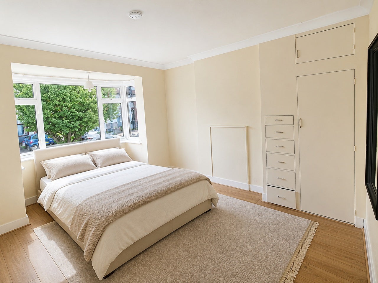 Room Hazelbrouck Gardens in Greater London