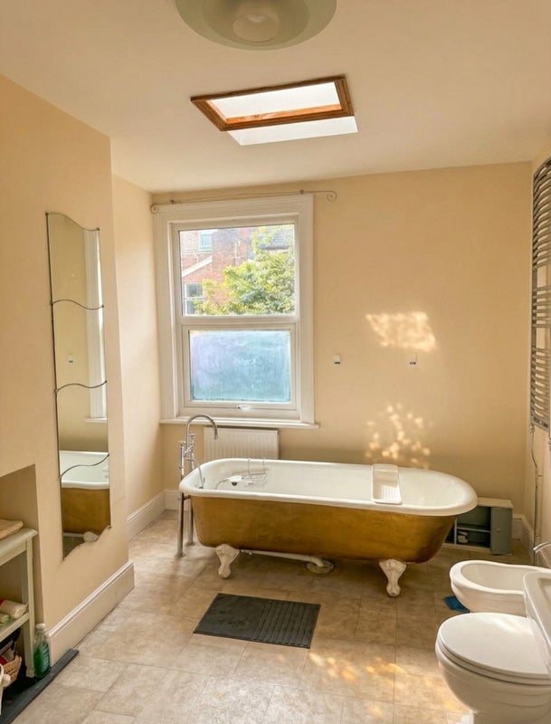 Room Merchants Road in Bristol
