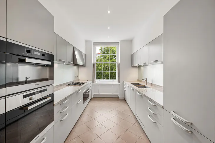 Flat Chesham Place in London