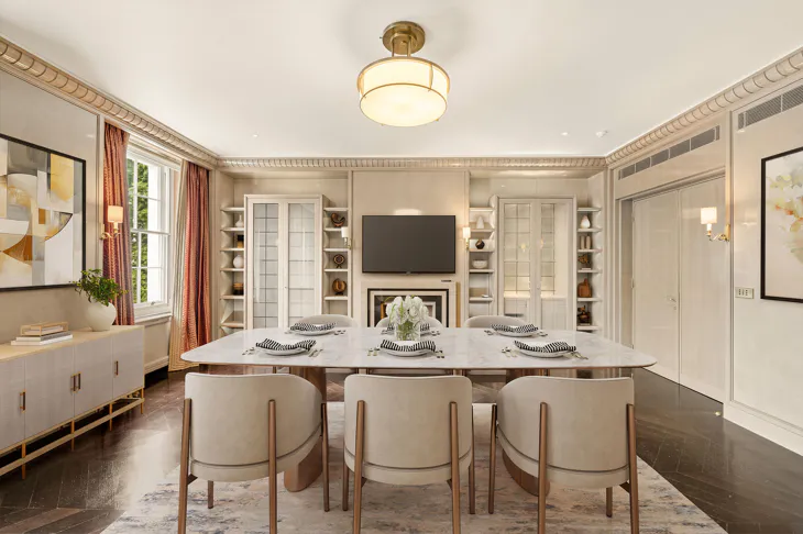 Flat Chesham Place in London