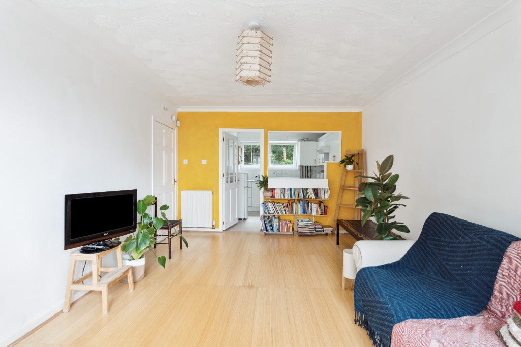 Flat Divernia Way in Barrhead